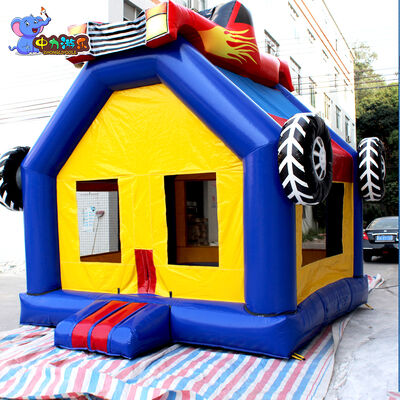 Buon prezzo Castello gonfiabile a tema auto da corsa, trampolino gonfiabile per bambini in linea